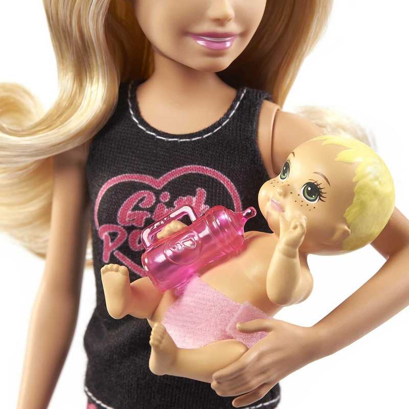 Barbie Skipper Babysitters Inc. Doll & Accessories Set with 9-in / 22.86-cm Blonde Doll, Baby Doll & 4 Storytelling Pieces for Kids Girls 3-12 Years